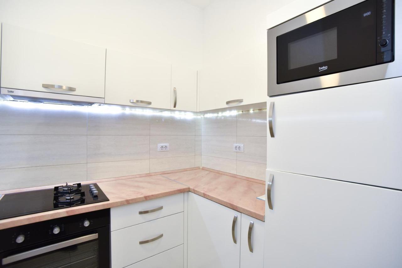 Barbeta Apartment